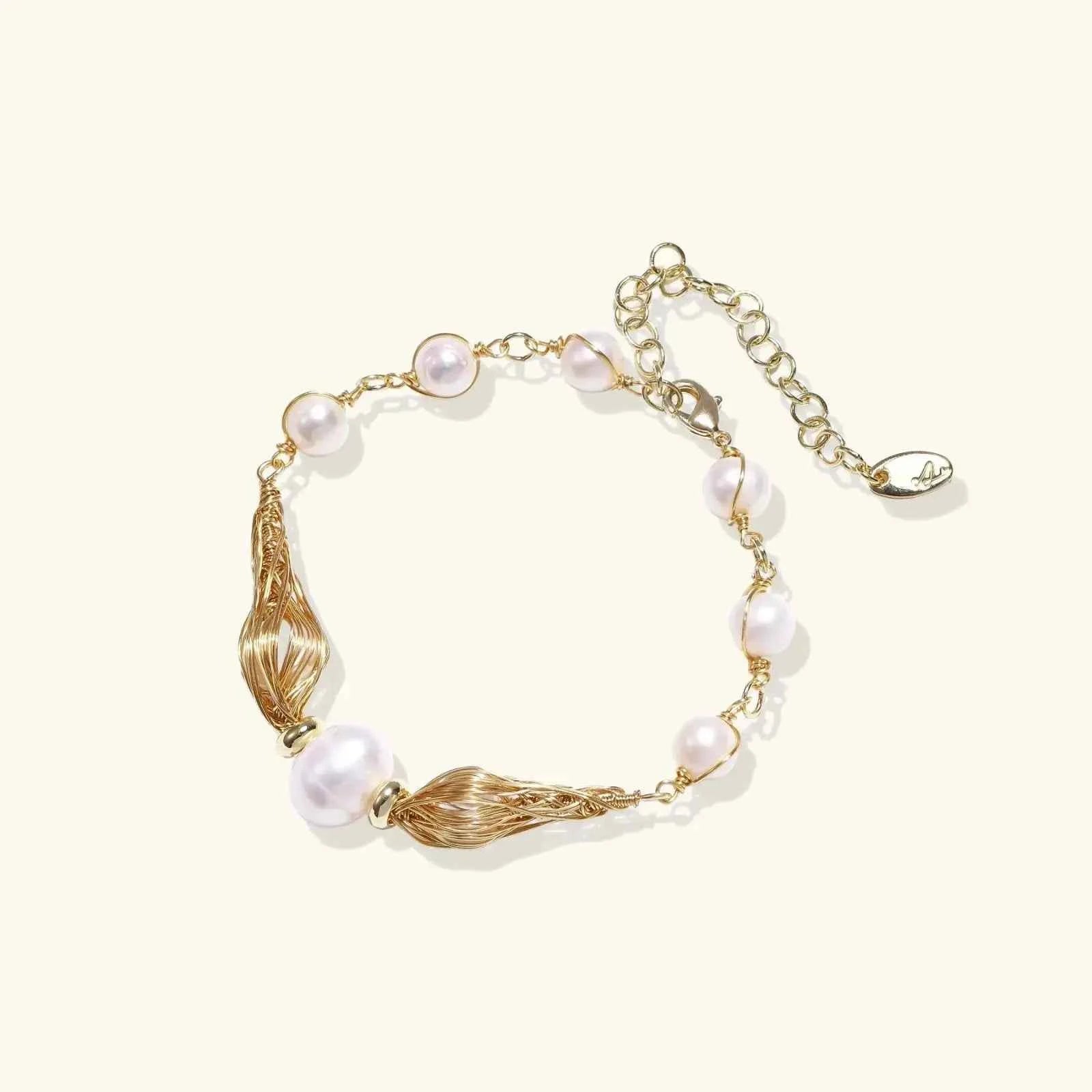 Golden Spiral Pearl Bracelet - Mohamed jewelry My Store