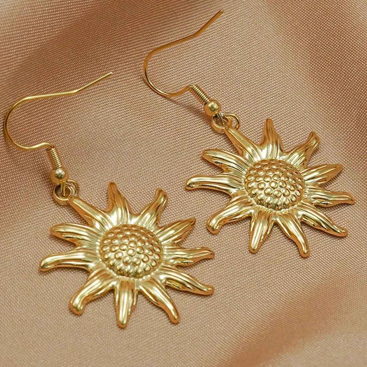 Lxalry 18K Gold Plated Stainless Steel Sun Pendant Necklace And Earrings Set For Women - Mohamed jewelry My Store