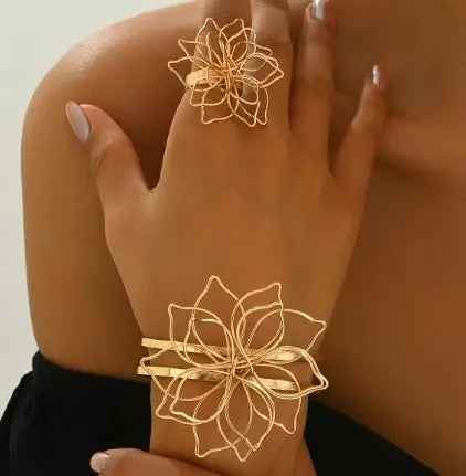 Lxalry Geometric Flower Ring & Adjustable Bracelet Jewelry Set - Mohamed jewelry My Store
