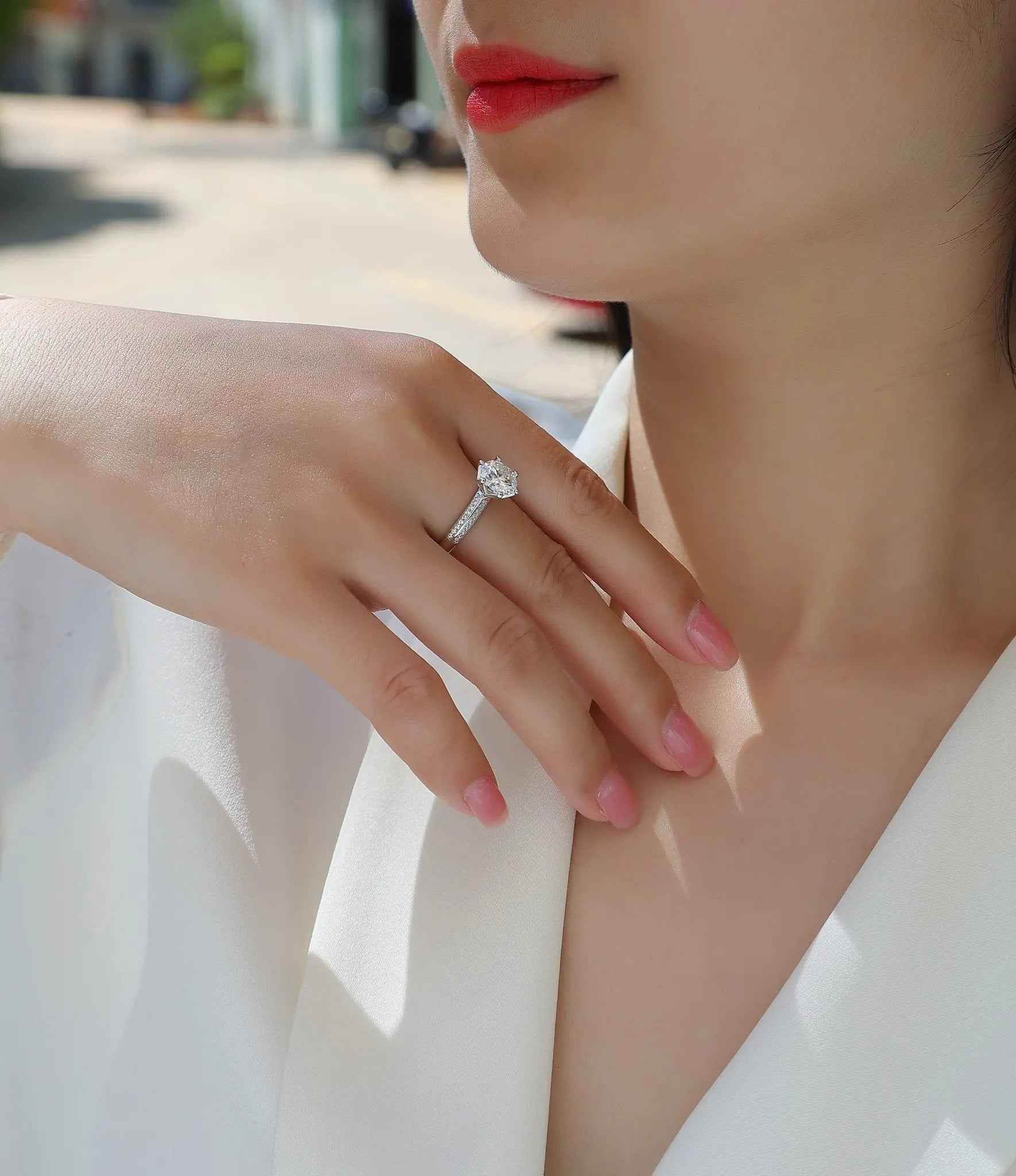 Platinum-Plated Moissanite Ring, 2 Carat, Gift-Ready Elegance - Mohamed jewelry My Store