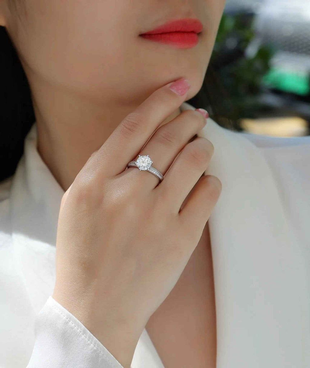 Platinum-Plated Moissanite Ring, 2 Carat, Gift-Ready Elegance - Mohamed jewelry My Store