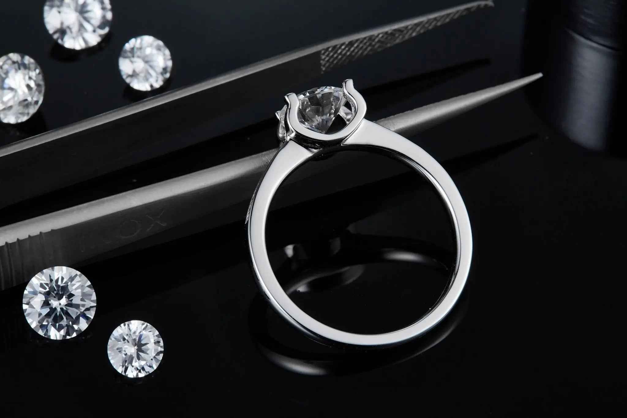 Platinum-Plated Moissanite Sparkle Ring - Customizable Elegance - Mohamed jewelry My Store