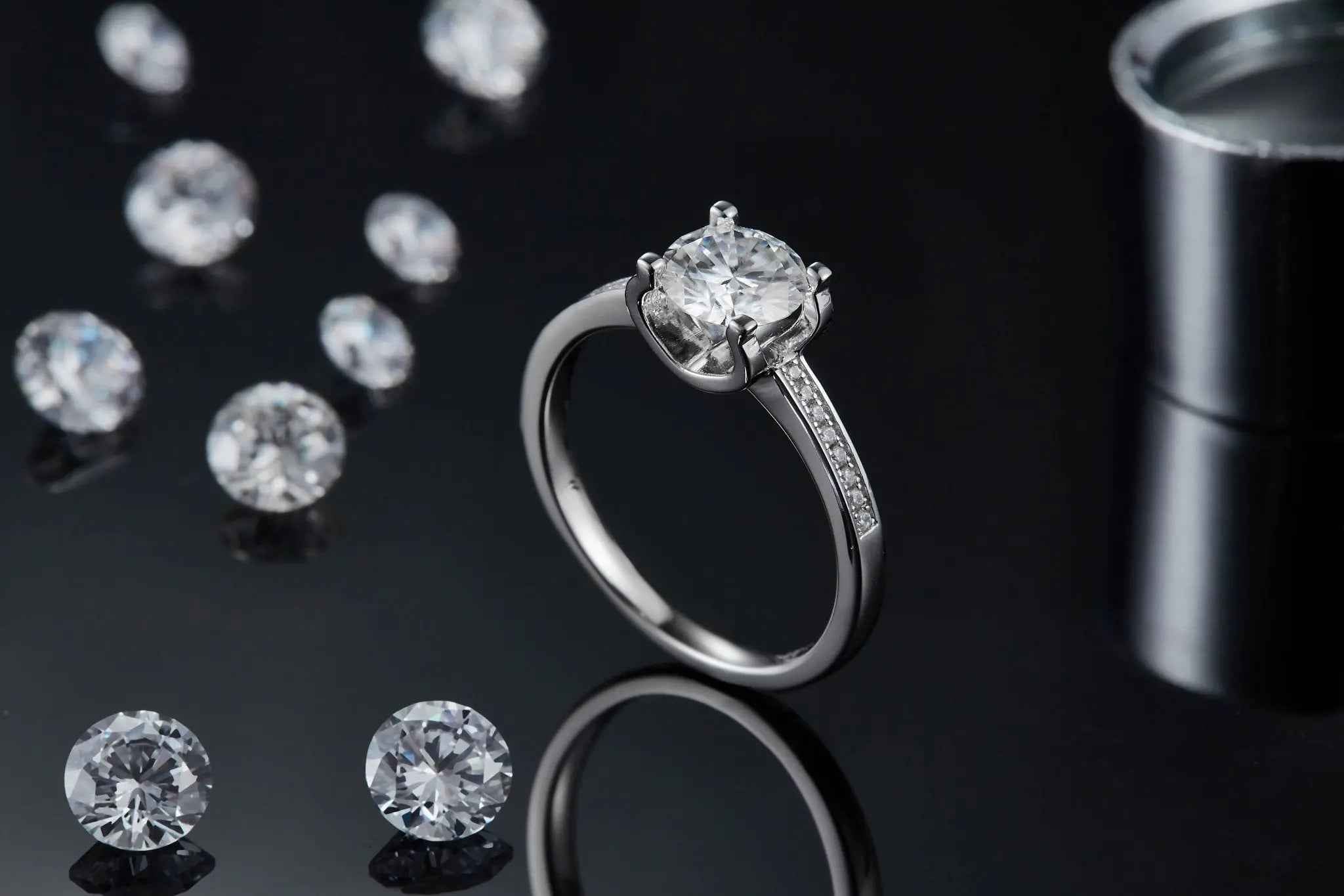 Platinum-Plated Moissanite Sparkle Ring - Customizable Elegance - Mohamed jewelry My Store